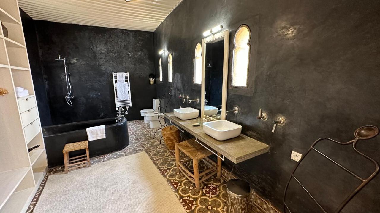 Riad Laaroussa Фес Екстериор снимка
