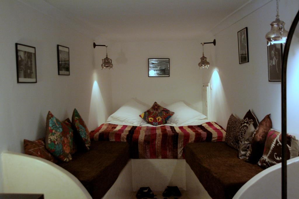 Riad Laaroussa Фес Екстериор снимка